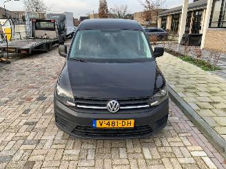 krockskadad bil bedrijf Volkswagen Caddy 2.0TDI 2017/10