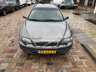 Schadeauto Volvo V-70 2.4 T GEARTRONIC 2000/9