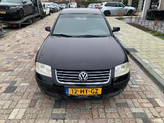Unfallwagen Volkswagen Passat 1.6 trendline 2001/11