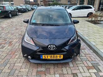 Vaurioauto  passenger cars Toyota Aygo 1.0 vvt-i x nav 2018/6