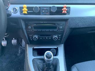 BMW 3-serie 318i high executive picture 16