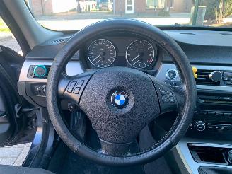 BMW 3-serie 318i high executive picture 17