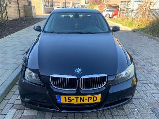 Unfallwagen BMW 3-serie 318i high executive 2006/11