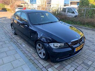 BMW 3-serie 318i high executive picture 2