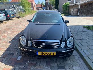 Schadeauto Mercedes E-klasse 350 AVANTGARDE 4 MATIC 7PERS 2005/9