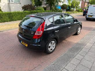 Hyundai I-30 1.4i dynamic picture 6