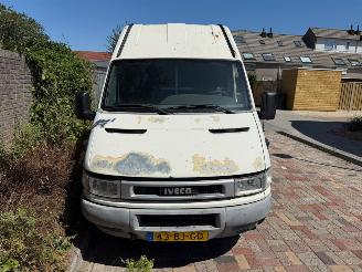 damaged commercial vehicles Iveco Daily 35S10V  330  H2 2003/7