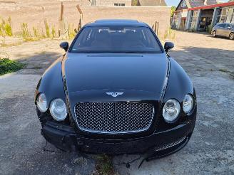 krockskadad bil auto Bentley Flying Spur  2005/9