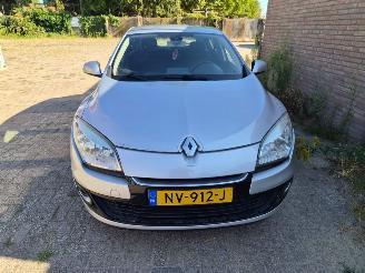 damaged passenger cars Renault Mégane AUTOMAAT  1.5 DCI 2012/8