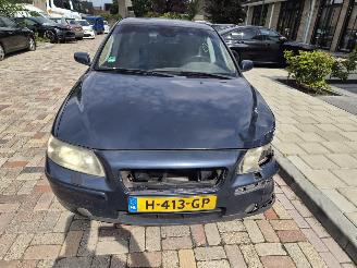 Schadeauto Volvo S-60 2.5 T KINETIC 2005/10