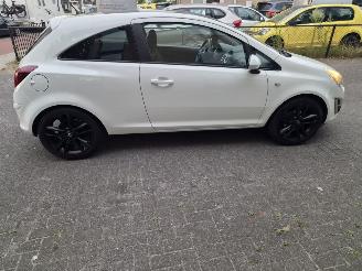 Opel Corsa 1.4 16v color edition picture 8
