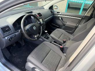 Volkswagen Golf 1.6 FSI picture 11