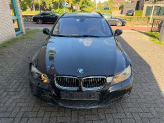 Damaged car BMW 3-serie 330i X DRIVE 2012/3