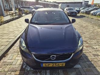uszkodzony samochody osobowe Volvo V-40 2.0 D2 OCEAN RACE 2015/7