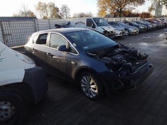 Opel Astra Astra J (PC6/PD6/PE6/PF6), Hatchback 5-drs, 2009 / 2015 1.4 Turbo 16V picture 2