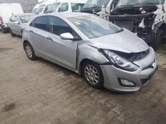 Vrakbiler auto Hyundai I-30 i30 (GDHB5), Hatchback, 2011 1.4 16V 2014/5