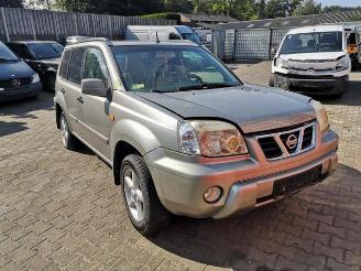 Coche siniestrado Nissan X-Trail X-Trail (T30), SUV, 2001 / 2013 2.0 16V 4x4 2002