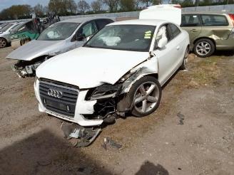 Coche siniestrado Audi A5 A5 (8T3), Coupe, 2007 / 2017 1.8 TFSI 16V 2010