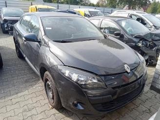 Vrakbiler auto Renault Mégane Megane III Grandtour (KZ), Combi 5-drs, 2008 / 2016 1.5 dCi 90 2011/2
