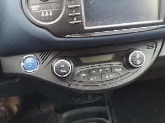 Toyota Yaris Yaris III (P13), Hatchback, 2010 / 2020 1.5 16V Hybrid picture 11