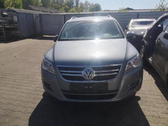 Coche siniestrado Volkswagen Tiguan Tiguan (5N1/2), SUV, 2007 / 2018 2.0 TDI 16V 4Motion 2009