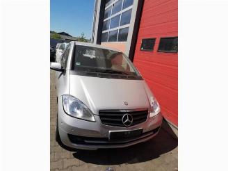 Vrakbiler auto Mercedes A-klasse A (W169), Hatchback, 2004 / 2012 1.5 A-160 2012/1