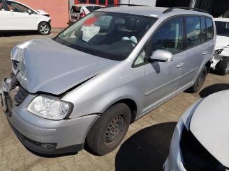 Coche siniestrado Volkswagen Touran Touran (1T1/T2), MPV, 2003 / 2010 2.0 TDI 16V 136 2004