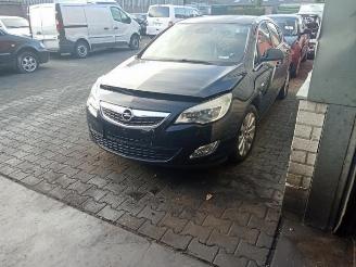 Opel Astra Astra J (PC6/PD6/PE6/PF6), Hatchback 5-drs, 2009 / 2015 1.4 16V ecoFLEX picture 2