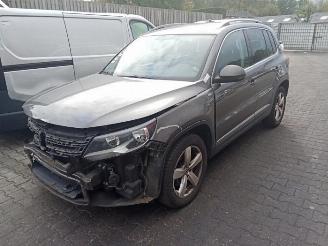 Vrakbiler auto Volkswagen Tiguan Tiguan (5N1/2), SUV, 2007 / 2018 1.4 TSI 16V 2015
