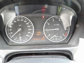 BMW 3-serie 318I automaat station picture 14