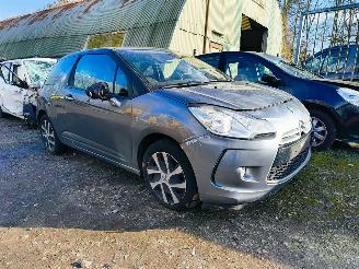 skadebil auto Citroën DS3 Citroen DS3 1.6 e-HDi So Chic 2011/1