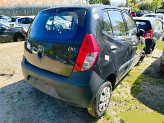 Vaurioauto  passenger cars Hyundai I-10 Hyundai i10 1.1 Pure 2010 2010/1