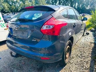 skadebil auto Ford Focus Ford Focus 1.0 EcoBoost Trend 2012/1