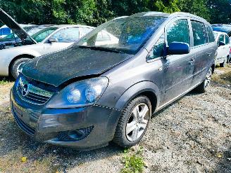 Démontage voiture Opel Zafira 1.8 Cosmo 2011/1