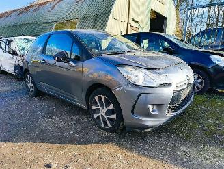 Vrakbiler auto Citroën DS3 1.6 e-HDi So Chic 2011/1