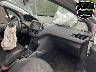 Peugeot 208 208 I (CA/CC/CK/CL), Hatchback, 2012 / 2019 1.0 Vti 12V PureTech picture 15