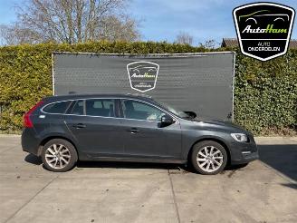 Auto da rottamare Volvo V-60 V60 I (FW/GW), Combi, 2010 / 2018 2.0 D4 16V 2014/11
