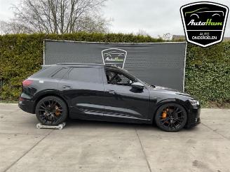 Uttjänta bilar auto Audi E-tron E-tron (GEN), SUV, 2018 55 quattro 2019/9