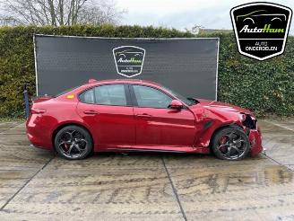 Coche siniestrado Alfa Romeo Giulia Giulia (952), Sedan, 2015 2.9 Bi-Turbo V6 24V Quadrifoglio Verde 2017/2