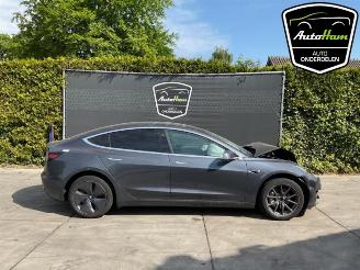  Tesla Model 3 Model 3, Sedan, 2017 Long Range AWD 75 kWh 2020/6