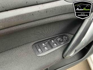 Peugeot 308 308 SW (L4/L9/LC/LJ/LR), Combi 5-drs, 2014 / 2021 1.6 BlueHDi 120 picture 17