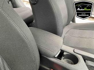 Peugeot 308 308 SW (L4/L9/LC/LJ/LR), Combi 5-drs, 2014 / 2021 1.2 12V e-THP PureTech 130 picture 28