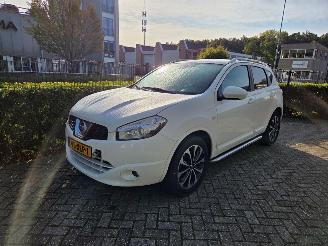 krockskadad bil auto Nissan Qashqai 1.6 16V SUV  Benzine 1.598cc 86kW (117pk) FWD 2010-11/2014-01 (J10A; J10B) HR16DE 2012/1