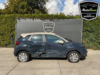 Vrakbiler auto Renault Captur Captur I (2R), SUV, 2013 0.9 Energy TCE 12V 2016/10