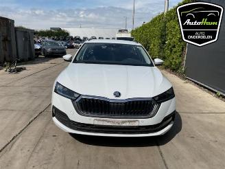 Auto da rottamare Skoda Octavia Octavia Combi (NXAC), Combi 5-drs, 2019 1.5 TSI e-TEC 16V 2024/4