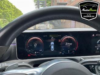 Mercedes Cla-klasse CLA (118.3), Sedan, 2019 1.3 CLA-200 Turbo 16V picture 19