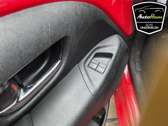 Peugeot 108 108, Hatchback, 2014 1.0 12V VVT-i picture 14