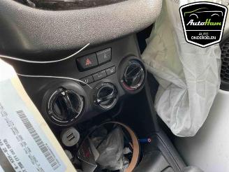 Peugeot 208 208 I (CA/CC/CK/CL), Hatchback, 2012 / 2019 1.0 Vti 12V PureTech picture 21