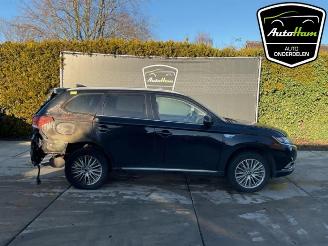 Salvage car Mitsubishi Outlander Outlander (GF/GG), SUV, 2012 / 2022 2.4 16V PHEV 4x4 2020/1