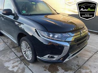 Mitsubishi Outlander Outlander (GF/GG), SUV, 2012 / 2022 2.4 16V PHEV 4x4 picture 3